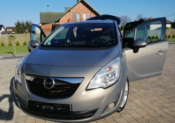 Opel Meriva cena 24900 przebieg: 166000, rok produkcji 2011 z Łask małe 781